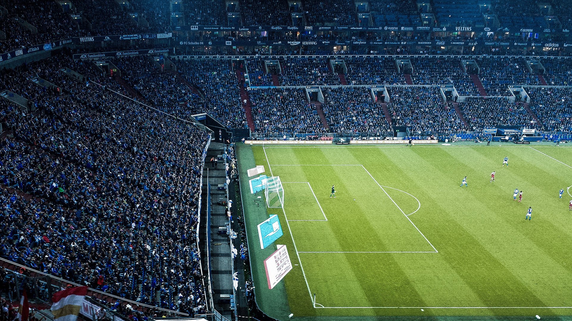 球迷狂热：现场氛围最震撼的比赛回顾，球迷视频